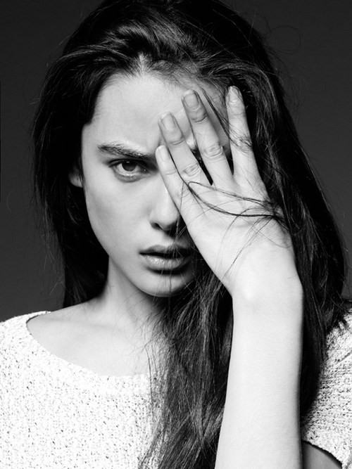 Cô gái có khao khát mãnh liệt trở về Việt Nam bởi cô thường hay nghe những câu chuyện mẹ cô kể từ khi còn rất nhỏ, những câu chuyện xung quanh ẩm thực và những trò chơi tuổi thơ đầy thú vị qua câu chuyện của mẹ.