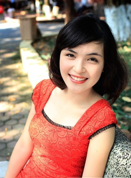 Khi chia sẻ về quyết định học Ngân hàng, Hằng nói: "Đó là một quyết định khó khăn, đánh dấu bước ngoặt trên con đường học vấn của em".