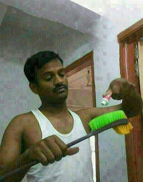 Đánh răng phải như thế này mới sạch được.