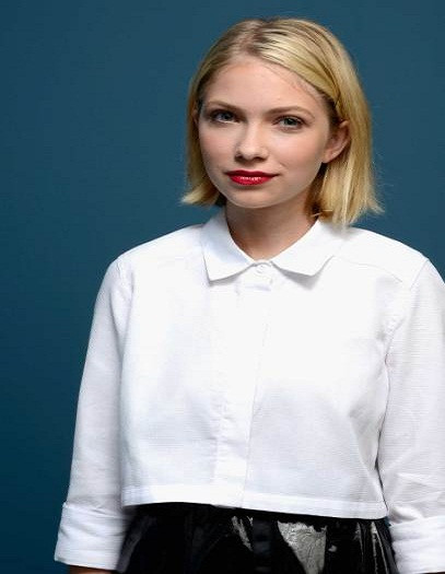 Tavi Gevinson (18 tuổi) là một nhà văn, biên tập tạp chí, nữ diễn viên và ca sĩ Mỹ.