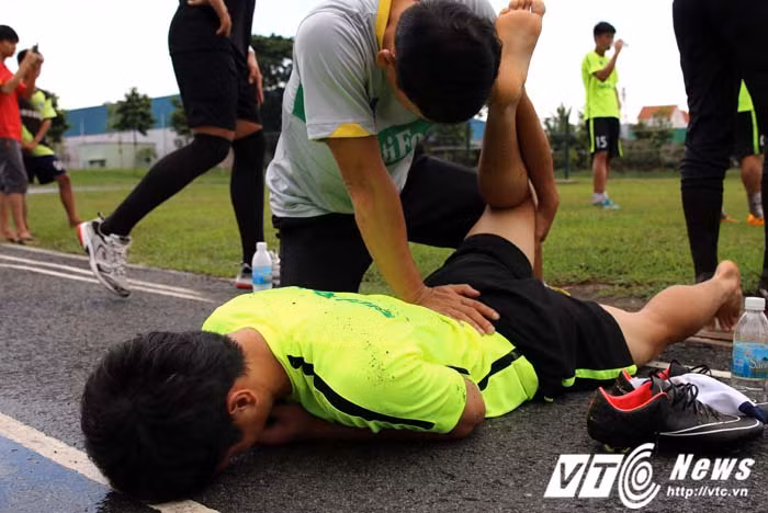 Nhưng chính bầu Đức đã bộc bạch rằng ông đã dạy dỗ lứa Công Phượng, Tuấn Anh rất cẩn thận. Những kinh nghiệm cuộc đời ông trải qua, bằng cách này hay cách khác, ông đều truyền dạy cho họ.