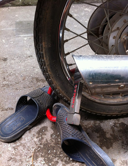 Khoá xe chống trộm.