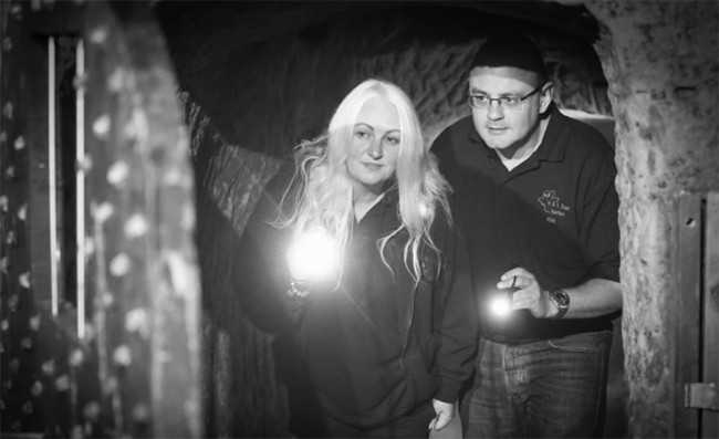 Trung doc dac, bong co tien khung: Nguoi cho het sach, nguoi doi... tieu huy-Hinh-2