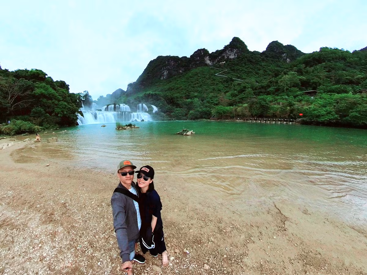 Cap vo chong o TP.HCM di xuyen Viet bang xe ban tai-Hinh-11