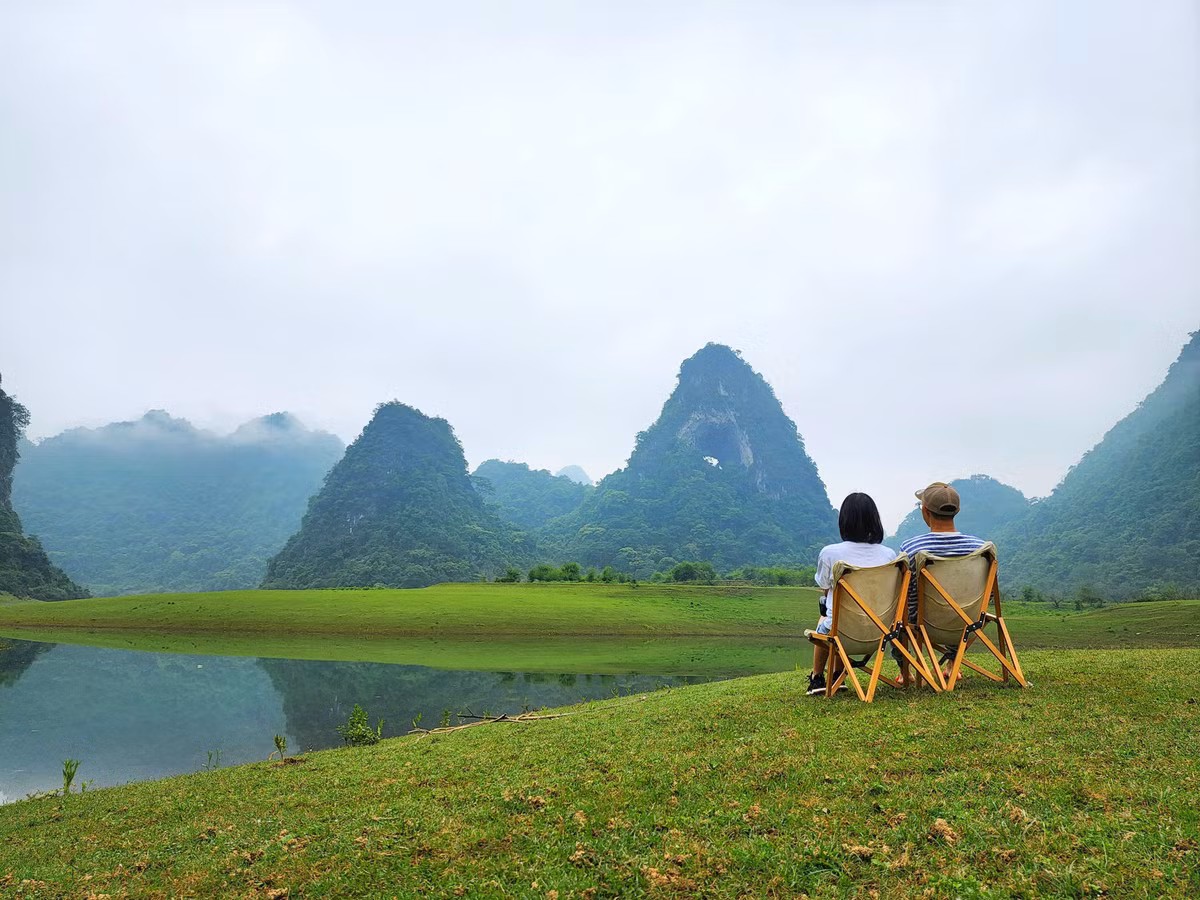 Cap vo chong o TP.HCM di xuyen Viet bang xe ban tai-Hinh-12