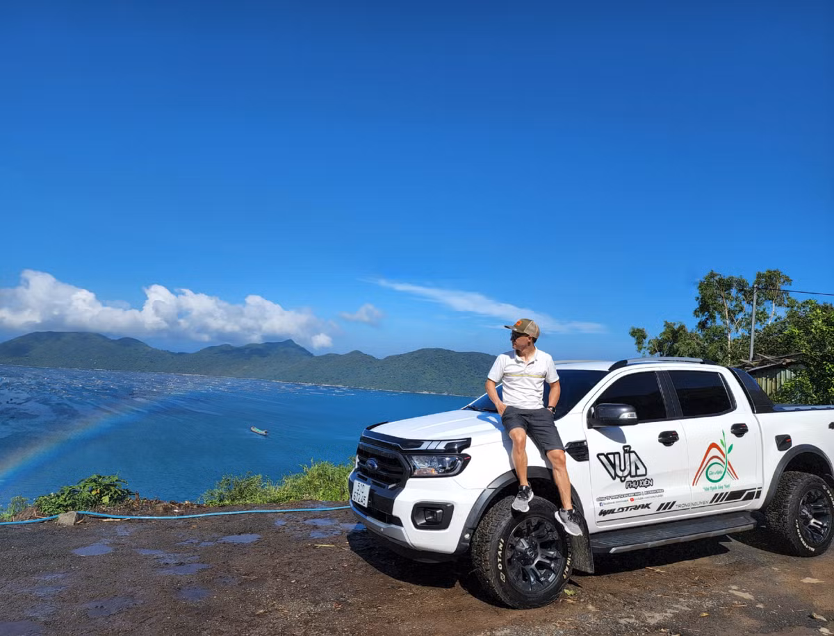 Cap vo chong o TP.HCM di xuyen Viet bang xe ban tai-Hinh-3