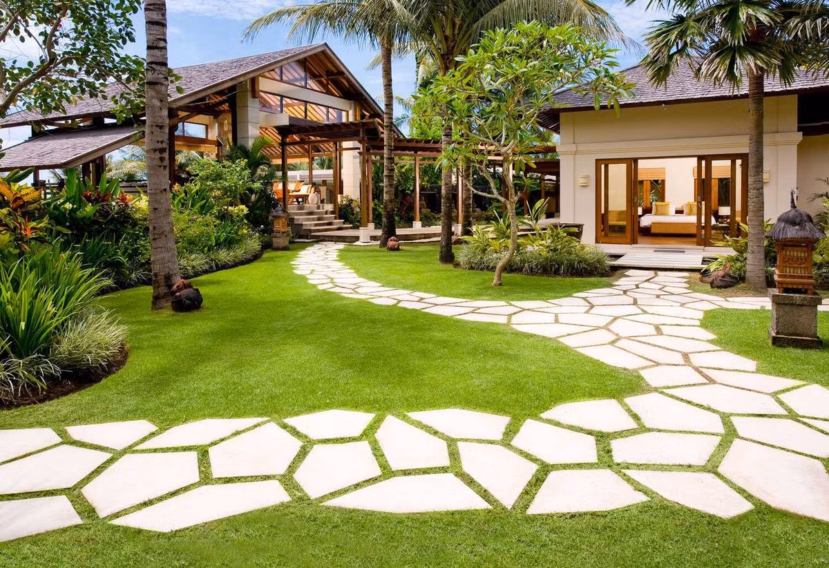 Nhà có quá nhiều lối đi. Một số kiểu nhà vì diện tích nhà rộng nên sẽ được chia thành nhiều khu để thiết kế đẹp và sinh hoạt thoải mái.