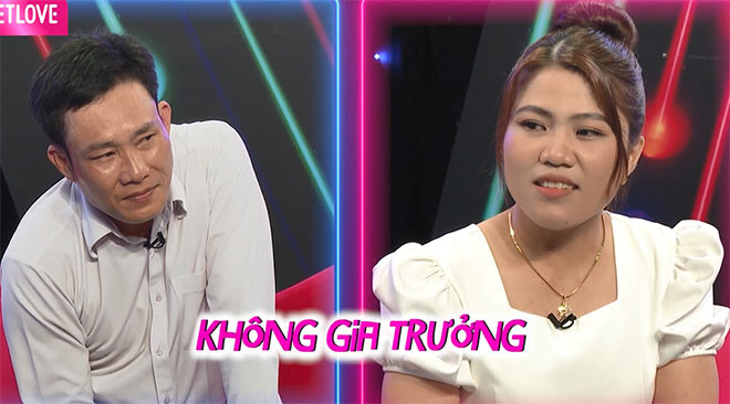 “Em chính thức có 2-3 mối tình nhưng không đi đến đâu. Bạn trai em lúc đầu cũng chân thành lắm nhưng quen xong em phát hiện bạn lăng nhăng quay lại với người yêu cũ. Em không chịu điều đó. Em muốn có người yêu chân thành, biết quan tâm chăm sóc gia đình, không gia trưởng, có mối quan hệ nghiêm túc không “bắt cá”. Em ghét đàn ông lăng nhăng, vô tâm”, đàng gái trải lòng.
