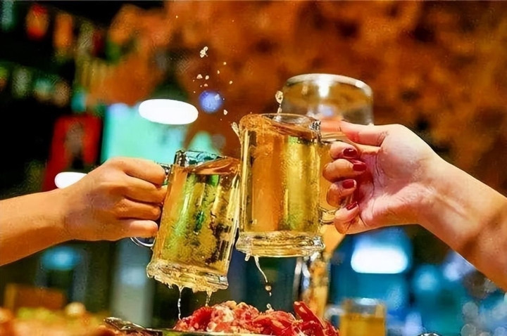 Lam dung bia ruou vao bua toi, co the bi anh huong the nao?-Hinh-3