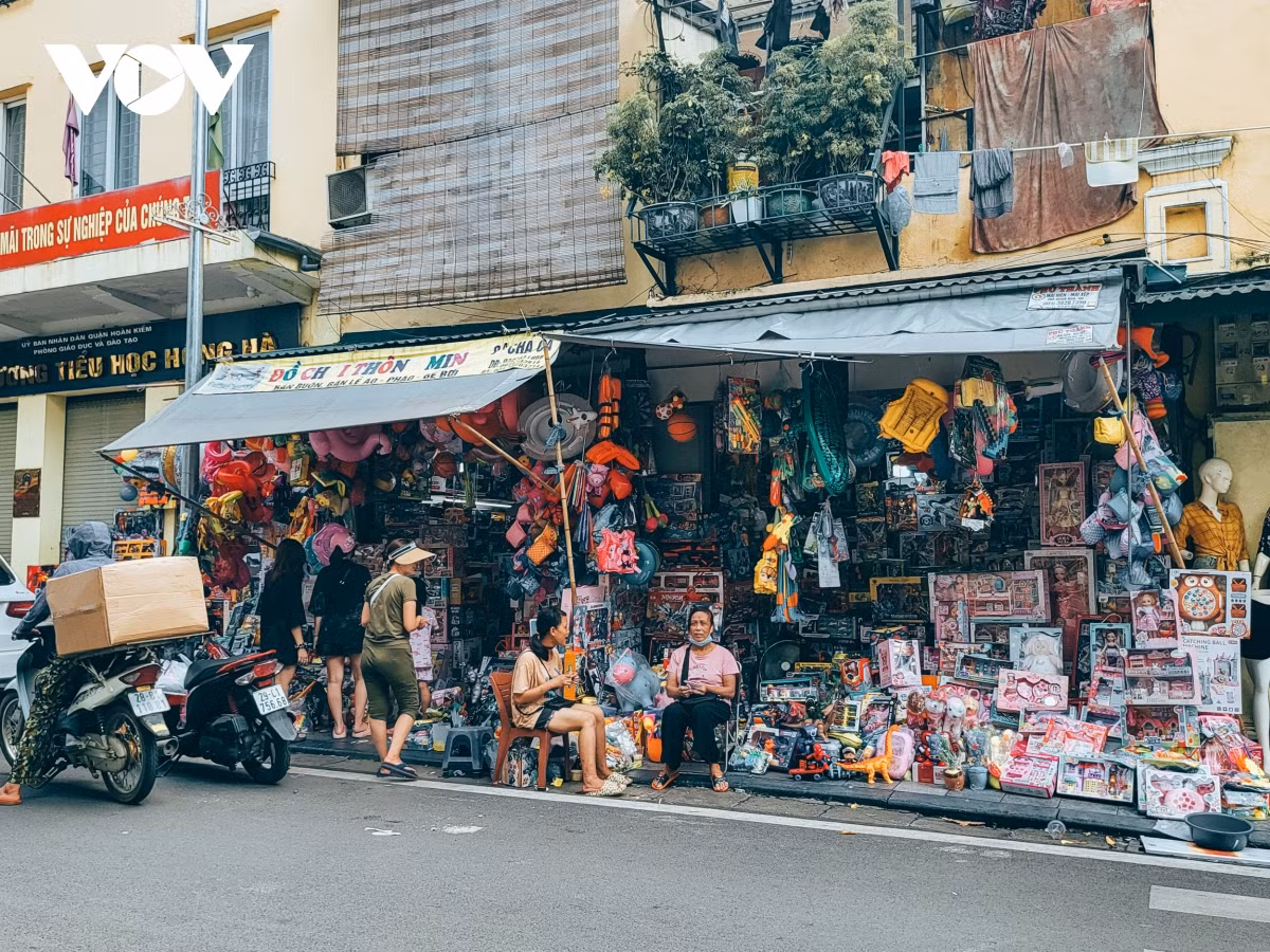 Pho do choi tre em o Ha Noi vang khach dip 1/6-Hinh-2