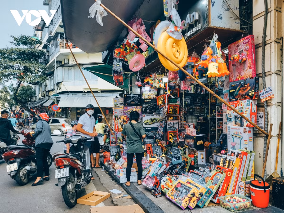 Pho do choi tre em o Ha Noi vang khach dip 1/6-Hinh-4
