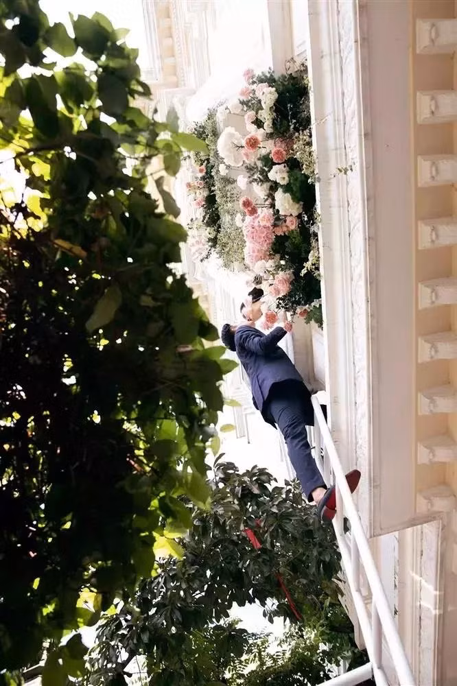 Minh Hang tang qua 'chanh sa' cho khach moi du dam cuoi-Hinh-9