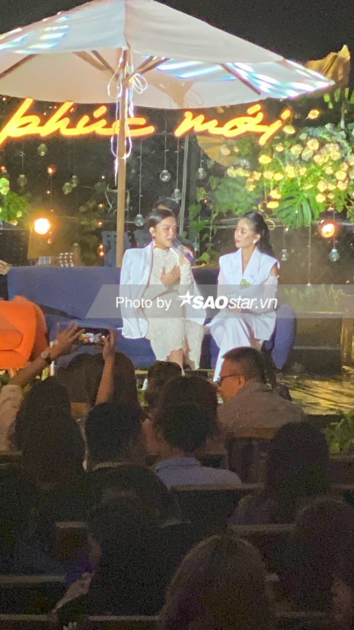 Video: Pham Quynh Anh khe ne vac bung bau, hat ca khuc cua chong cu-Hinh-2