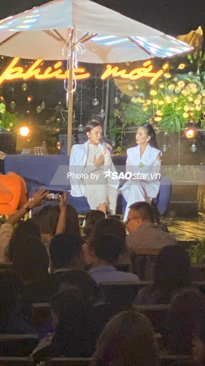 Video: Pham Quynh Anh khe ne vac bung bau, hat ca khuc cua chong cu-Hinh-2