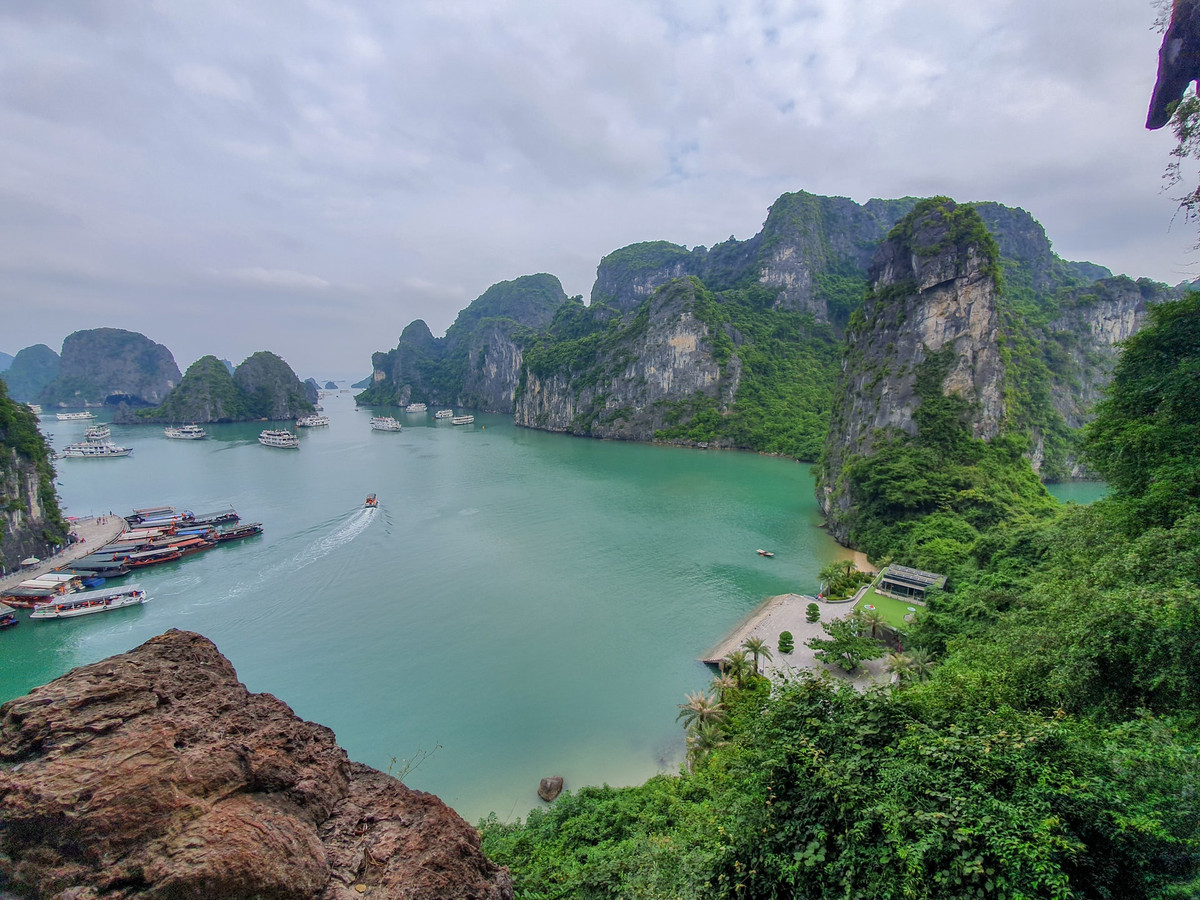 Nghi he o Quang Ninh: Khong chi co vinh Ha Long de kham pha