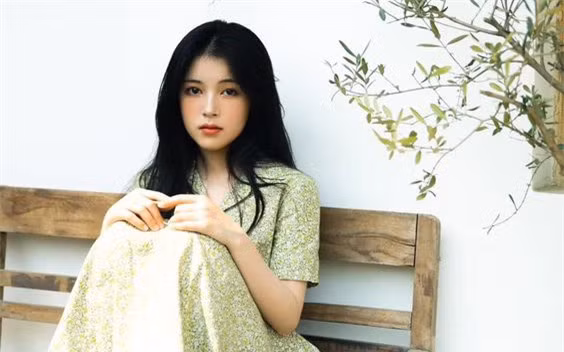 Nua dem day, phong chi chong van sang den, toi chet dieng khi biet bi mat