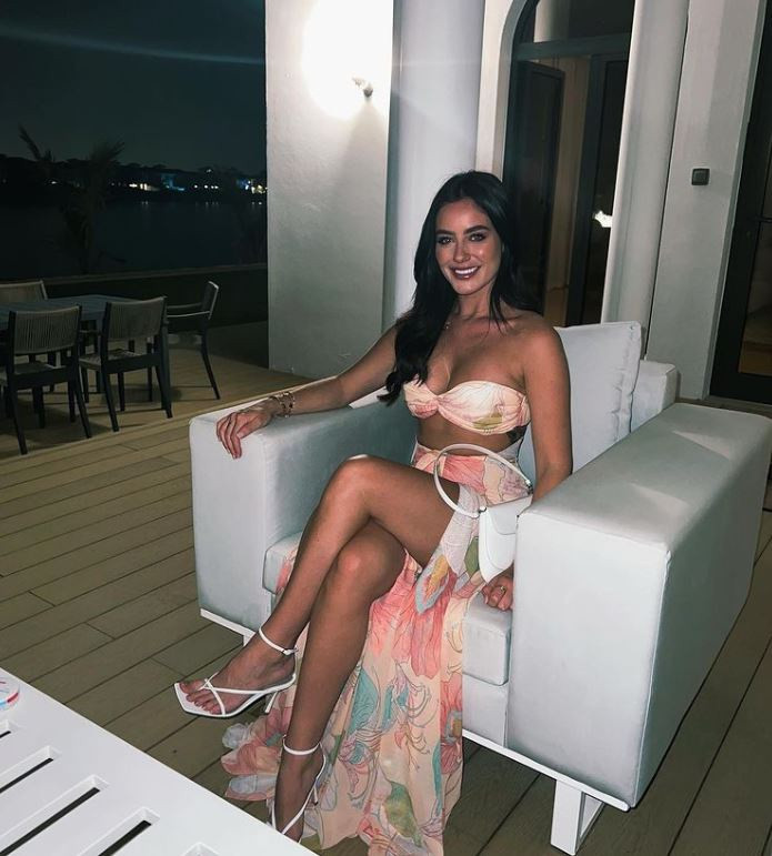 Bạn đời của Maguire sở hữu thân hình chuẩn nhưng trên trang cá nhân, cô hạn chế đăng tải những bức hình khoe da thịt như nhiều nàng WAG khác tại xứ sở sương mù.