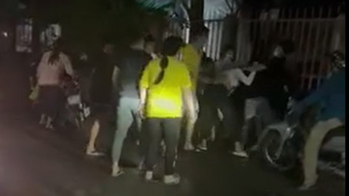 Nu cong nhan 19 tuoi o Binh Duong bi danh hoi dong