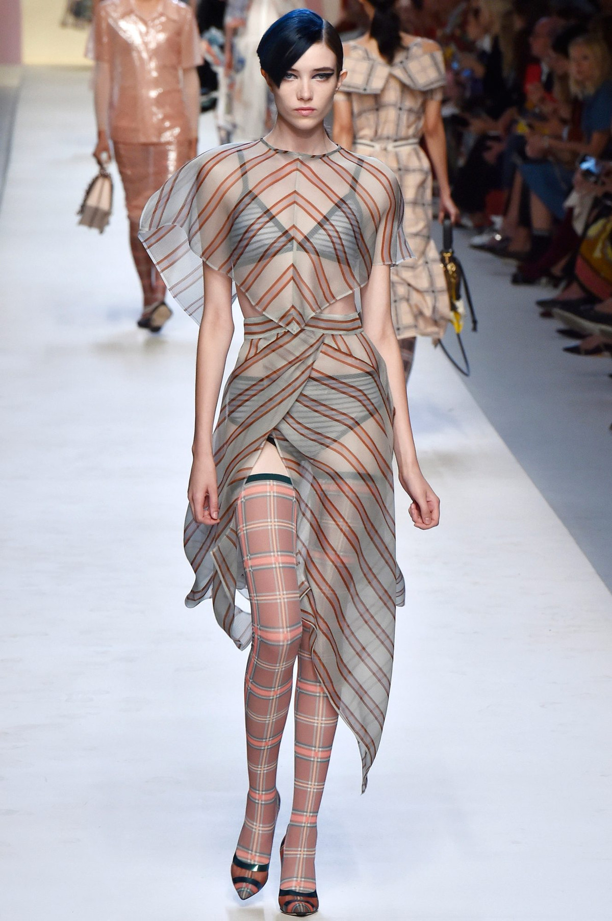 Mot vay “lo thien” khien nguoi di duong phai than “tha khong mac con hon“-Hinh-4