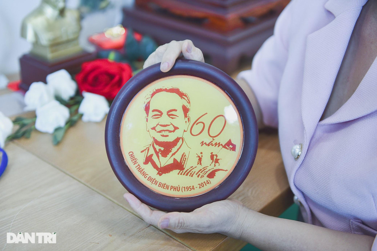 Nhà báo Tạ Bích Loan VTV: "Tôi thường bị... lố giờ khi dẫn sóng trực tiếp" ảnh 4