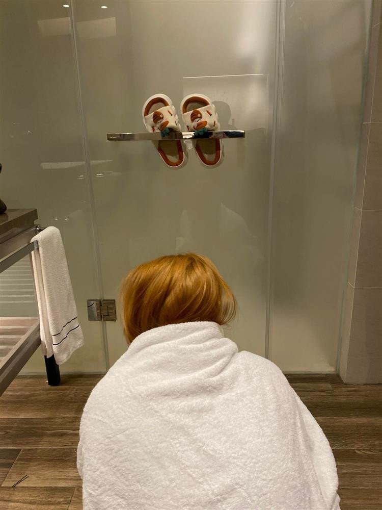 Khả Như bê bết đám cưới Minh Hằng: Truyền nhân của ca sĩ Jun Phạm - Hình 5 Kha Nhu be bet dam cuoi Minh Hang: Truyen nhan cua ca si Jun Pham-Hinh-5