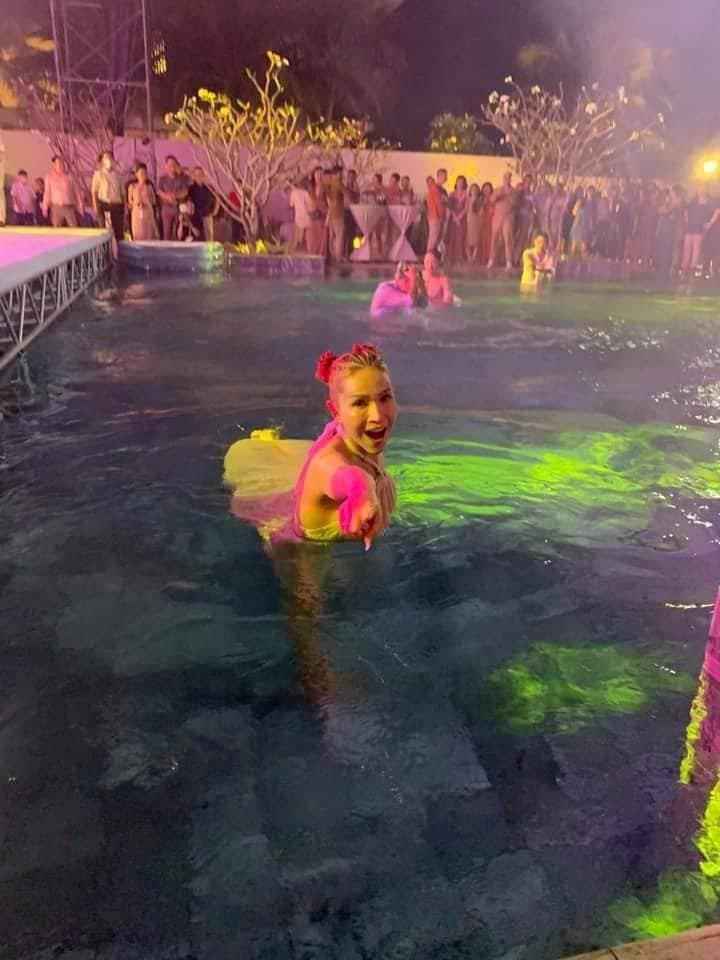 Khả Như bê bết đám cưới Minh Hằng: Truyền nhân của ca sĩ Jun Phạm Kha Nhu be bet dam cuoi Minh Hang: Truyen nhan cua ca si Jun Pham