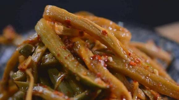 An qua nhieu thuc pham nay khien xuong “de gay”, uong them sua cung vo ich-Hinh-2