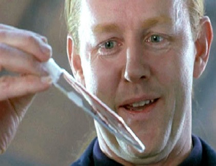 Virus cúm vừa được tạo ra có sức mạnh có thể hủy diệt toàn nhân loại nếu bị thoát ra.