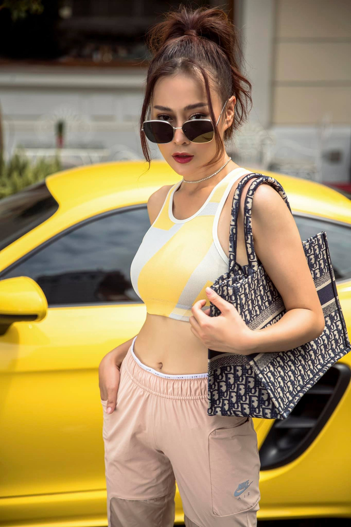 Nữ diễn viên đã trở lại cuộc sống độc thân và sắp tới cô "sẽ trả lại cuộc sống của mình một cách đúng nghĩa", như lời của Phương Oanh mới chia sẻ.