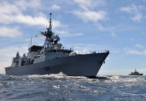 Tàu chiến của Hải quân Canada.