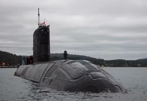Tàu ngầm HMCS Victoria xuất hiện gần căn cứ Esquimalt ngày 20/2/2012