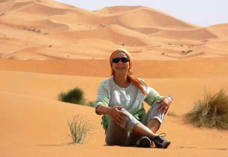 và băng qua sa mạc Sahara ở vùng Erfoud, hẻm núi Todra, những rừng cọ bạt ngàn ở vùng Ouarzazate...