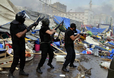 Tình trạng bạo lực ở Ai Cập có thể ngày càng trầm trọng và phức tạp hơn khi quân đội chính phủ tuyên bố sẽ sử dụng "đạn thật" để đàn áp người biểu tình.