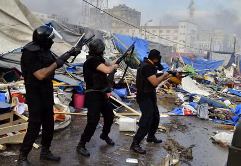 Tình trạng bạo lực ở Ai Cập có thể ngày càng trầm trọng và phức tạp hơn khi quân đội chính phủ tuyên bố sẽ sử dụng "đạn thật" để đàn áp người biểu tình.