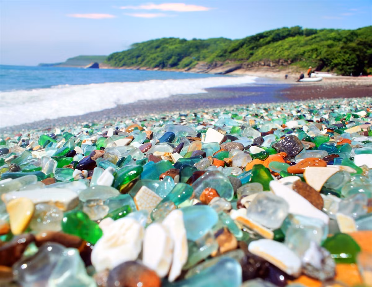 Bãi biển thủy tinh kỳ diệu ở Nga đẹp như trong cổ tích ảnh 1