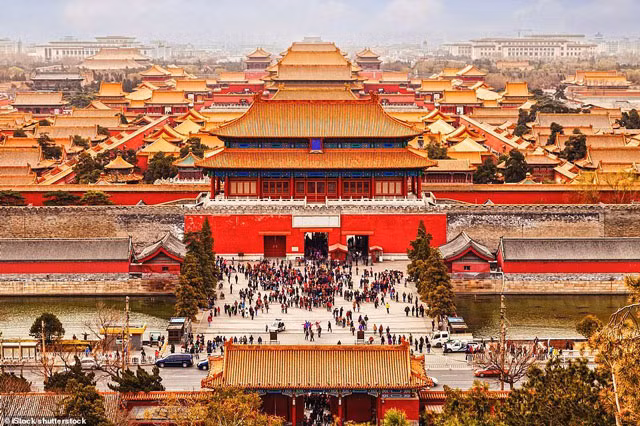 Doi phong thuy nao tran ap long mach tien trieu o Tu Cam Thanh?