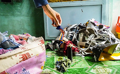 Đủ tạp chất độc hại trong gối ôm siêu rẻ