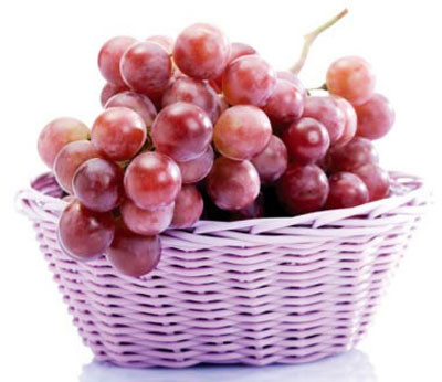 Nho: Các nghiên cứu đã chứng minh nho là thực phẩm chiến đấu chống lại ung thư. Nhưng điều quan trọng cần lưu ý hạt nho chứa proanthocyanidins hóa chất giúp chống lại ung thư ruột kết, ung thư tuyến tiền liệt và ung thư vú .