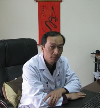 Thạc sỹ Bạch Quốc Khánh Trưởng khoa Điều trị tích cực và chống độc – Phó Giám đốc Viện HH – TMTƯ