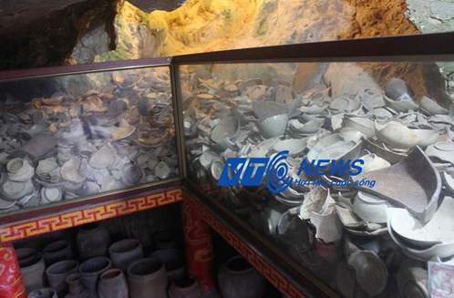 Những chiếc bát ông Son thu được từ Tràng An, mà theo ông tướng sĩ dùng để uống thuốc độc tự vẫn.