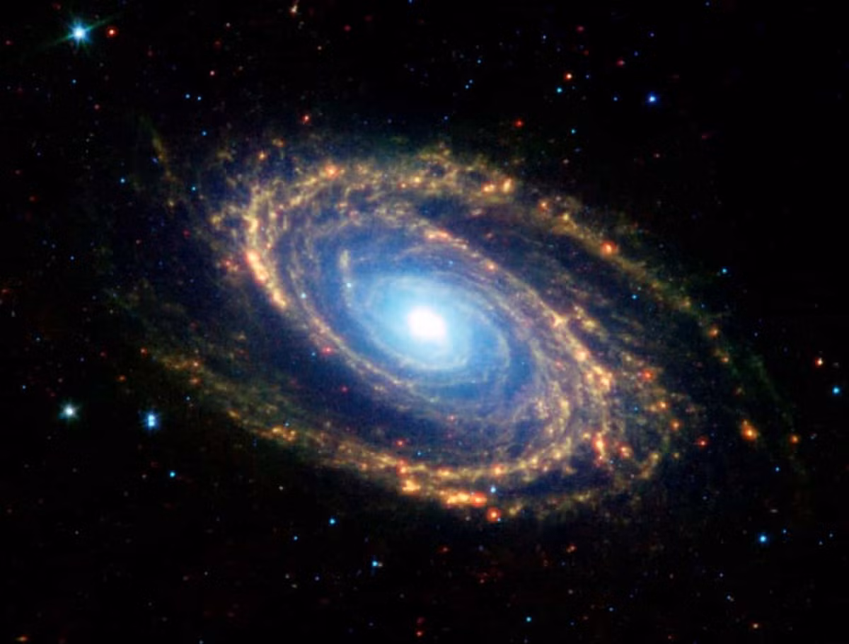 NGC 6872 có đường kính là 522.000 năm ánh sáng và gấp 5 lần kích cỡ của Dải Ngân hà.