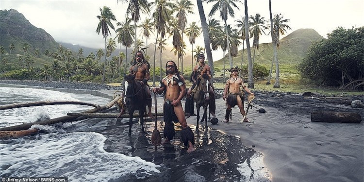 Jimmy chia sẻ, trong thời gian ở đảo ông nhận ra thổ dân ở đây vẫn gìn giữ rất nhiều di sản, truyền thống của họ. Dân đảo thường di chuyển bằng ngựa.