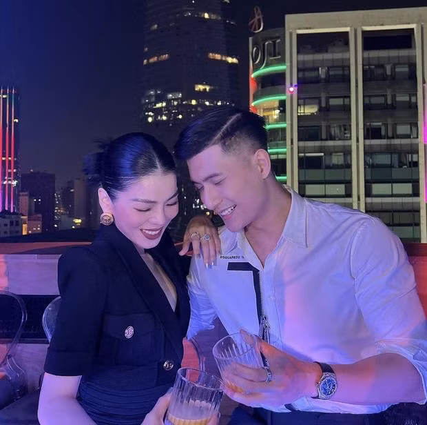 Lam Bao Chau viet thiep mui man gui Le Quyen, tuyen bo 3 chu?-Hinh-4