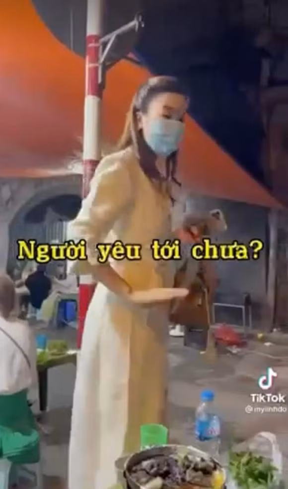 Do My Linh manh dan cong khai ban trai dua don... danh tinh moi bat ngua-Hinh-3