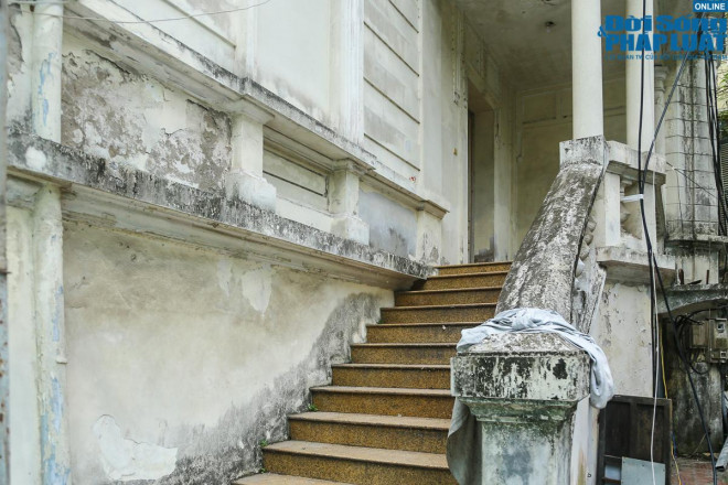 Hien trang nhung biet thu Phap co tru danh trong long thu do Ha Noi-Hinh-8