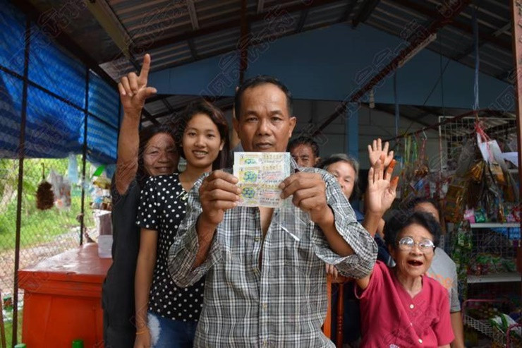 Tổng số tiền ông đầu tư cho việc kinh doanh là 16 triệu bath.