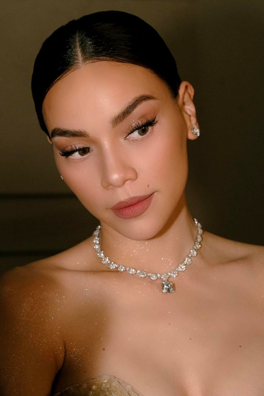 My nhan Viet giu lai not ruoi dac biet... tao dau an cho nhan sac