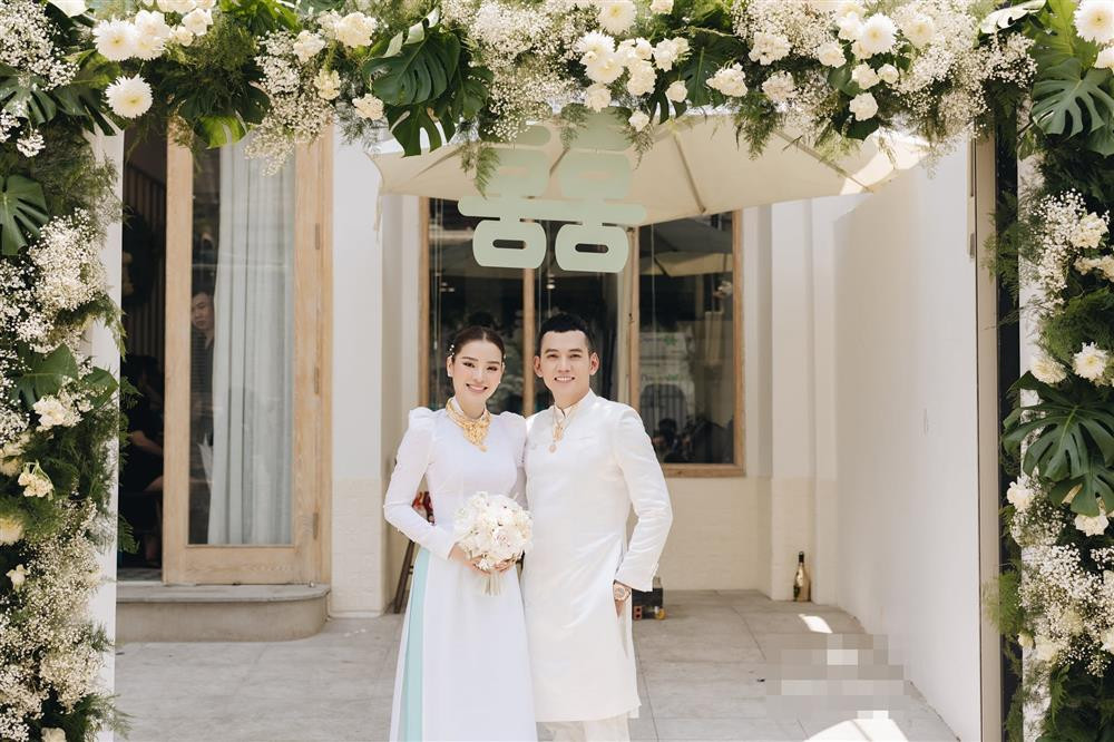 Ly Binh lam ro loi don 'cam sung' Phuong Trinh Jolie truoc dam cuoi-Hinh-2