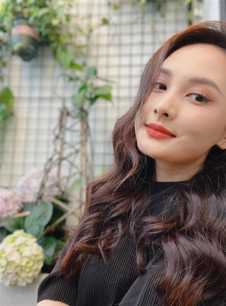 ảo Thanh phân vân: "Phải viết gì để ảnh nhiều like?". 