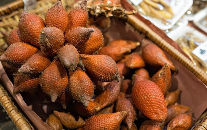 Mây Thái gai góc, xù xì nhưng nếm thử... không thể quên được hương vị May Thai gai goc, xu xi nhung nem thu... khong the quen duoc huong vi